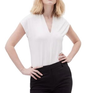 RW&Co white v-neck t-shirt